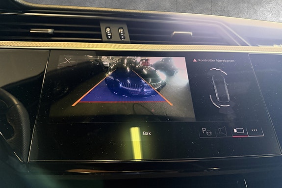 Audi e-tron Sportback 12 of 18