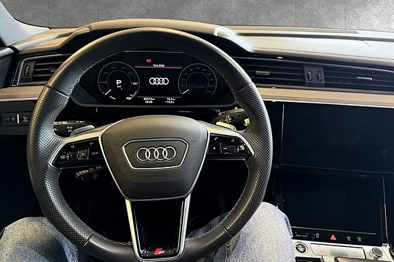 Audi e-tron Sportback 6 of 18