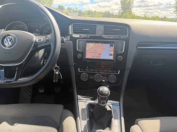 Volkswagen Golf VII 15 of 18