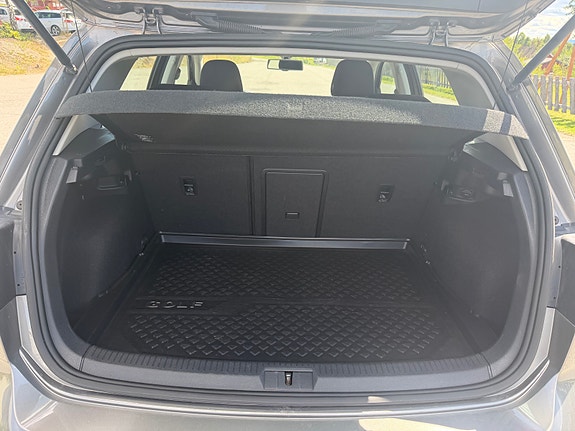 Volkswagen Golf VII 9 of 18