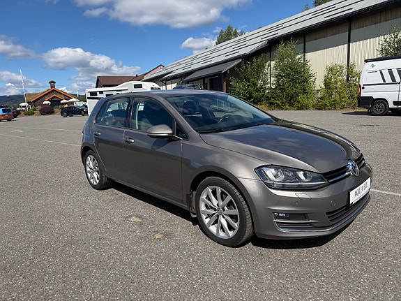 Volkswagen Golf VII 2 of 5