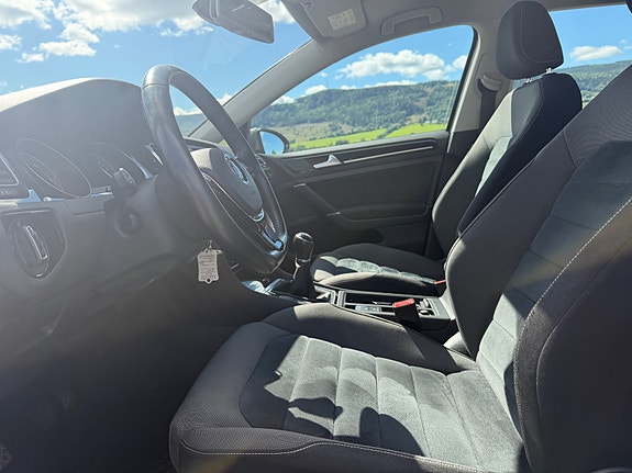 Volkswagen Golf VII 12 of 18