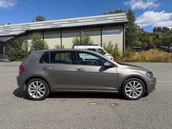 Volkswagen Golf VII 4 of 5
