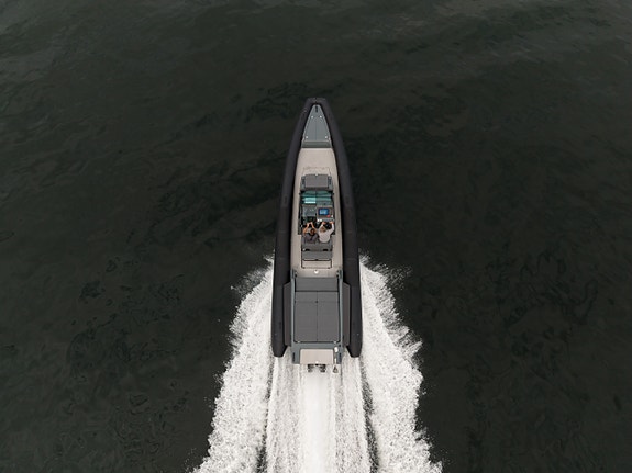 Goldfish 38 Sport 2024 – Custom Olive Green – 2x Mercury 350 hk 4 of 30