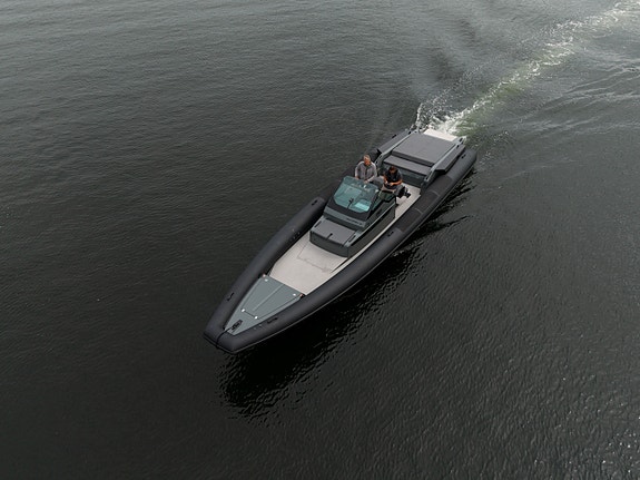 Goldfish 38 Sport 2024 – Custom Olive Green – 2x Mercury 350 hk 6 of 30