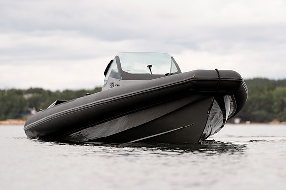 Goldfish 38 Sport 2024 – Custom Olive Green – 2x Mercury 350 hk 13 of 30