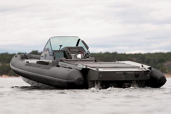 Goldfish 38 Sport 2024 – Custom Olive Green – 2x Mercury 350 hk 9 of 30