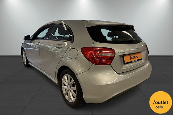 Mercedes-Benz A180 3 of 5