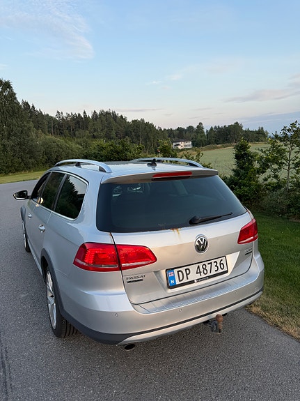 Volkswagen Passat 3 of 10