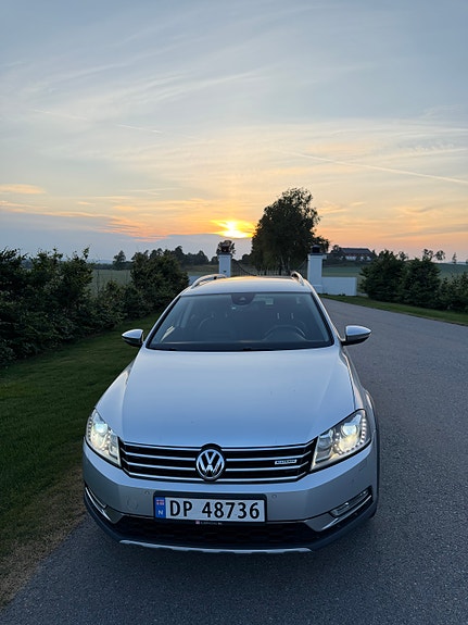 Volkswagen Passat 2 of 10