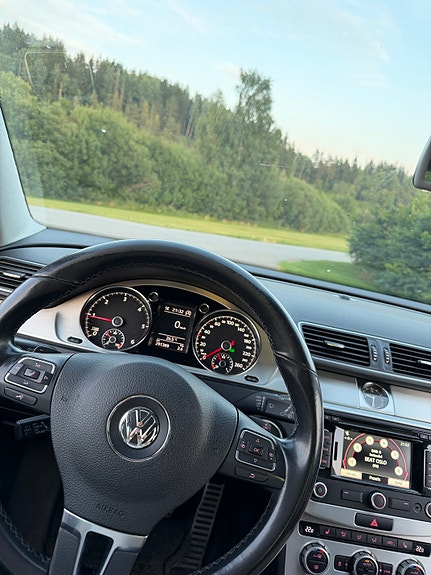 Volkswagen Passat 9 of 10