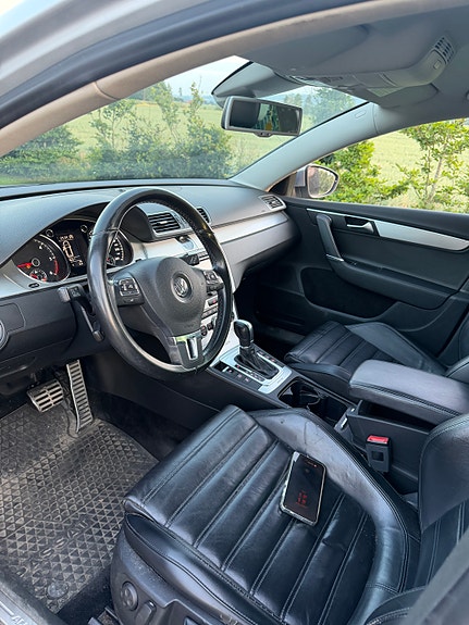 Volkswagen Passat 6 of 10