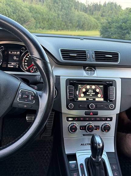 Volkswagen Passat 8 of 10