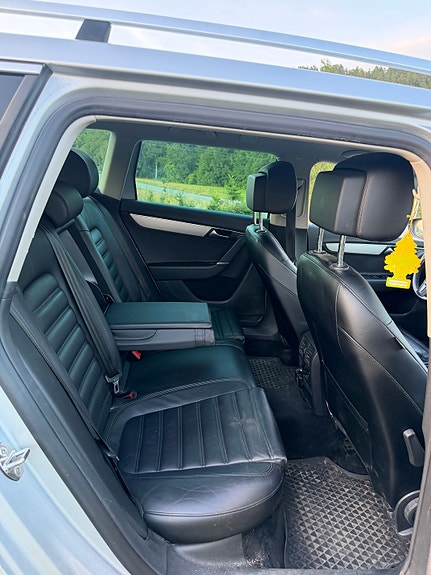 Volkswagen Passat 10 of 10