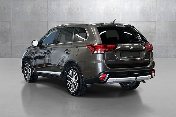 Mitsubishi Outlander 3 of 5