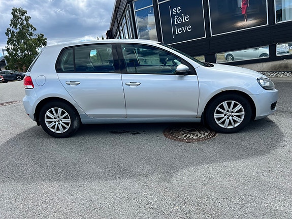 Volkswagen Golf VI 2 of 5