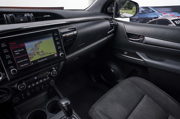 Toyota HiLux 22 of 27