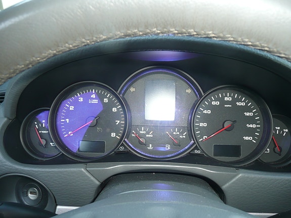 Porsche Cayenne 16 of 26