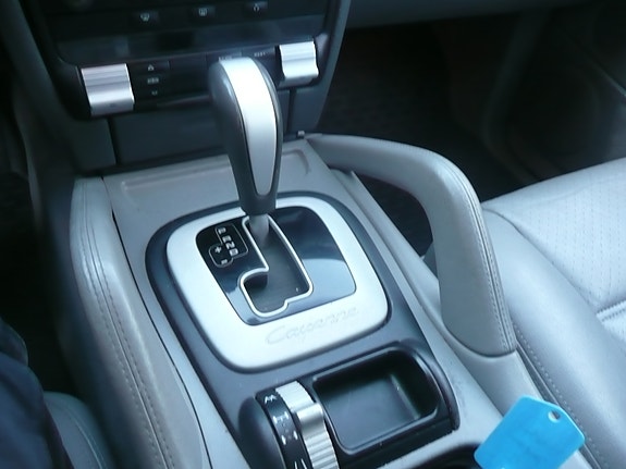 Porsche Cayenne 21 of 26