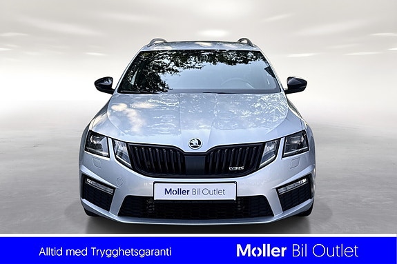 Skoda Octavia 2 of 5