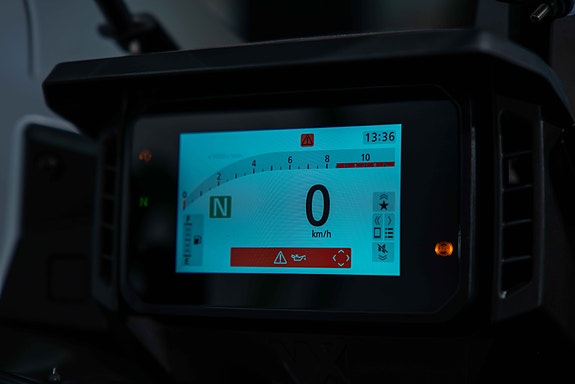 Honda NX500 med crashbar, tankveske og varmeholker 14 of 16