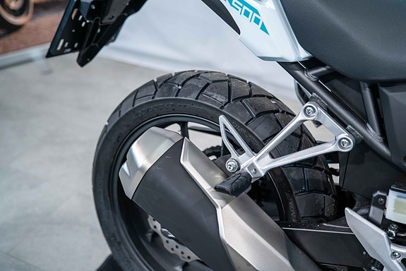 Honda NX500 med crashbar, tankveske og varmeholker 7 of 16