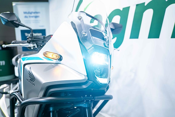 Honda NX500 med crashbar, tankveske og varmeholker 16 of 16