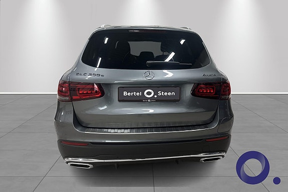 Mercedes-Benz GLC300 e 4 of 18