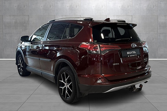 Toyota RAV4 3 of 5
