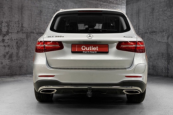 Mercedes-Benz GLC350 e 3 of 5