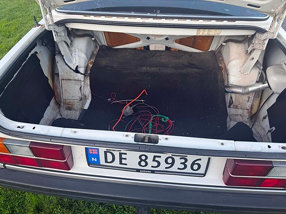 Volvo 240 5 of 5