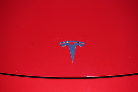 Tesla Model Y 10 of 30