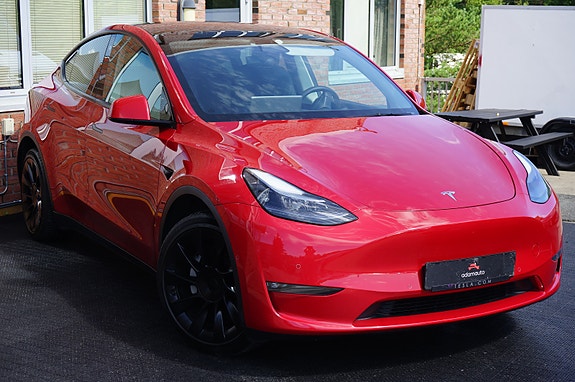 Tesla Model Y 3 of 30