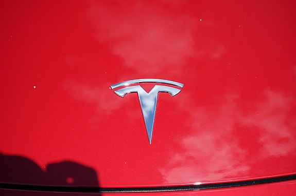 Tesla Model Y 6 of 30