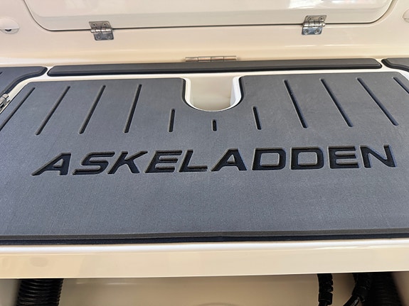 Askeladden C70 2027 Suzuki DF300. Ankervinsj og baugpropell 19 of 30