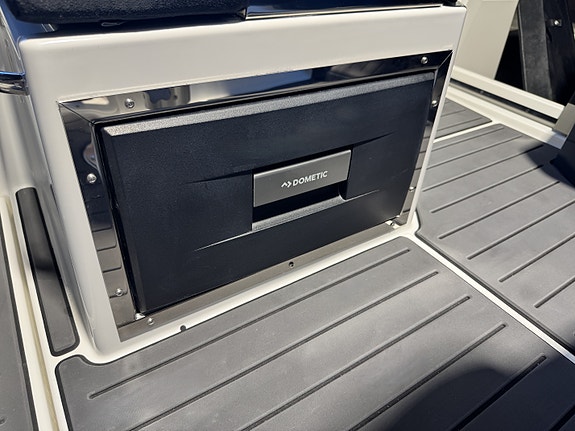 Askeladden C70 2027 Suzuki DF300. Ankervinsj og baugpropell 11 of 30