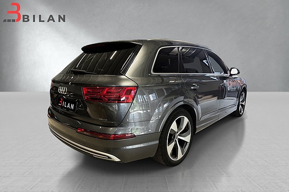 Audi Q7 11 of 30