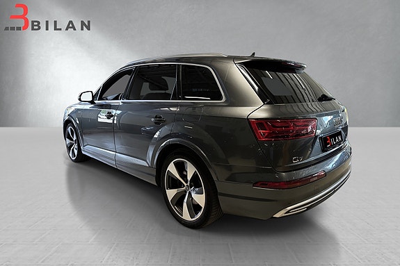 Audi Q7 7 of 30