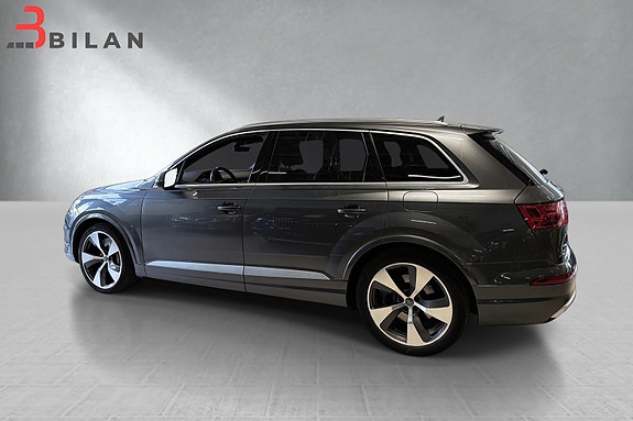 Audi Q7 6 of 30
