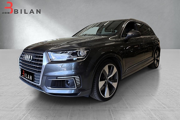 Audi Q7 2 of 5