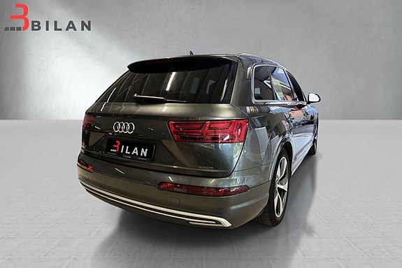 Audi Q7 12 of 30