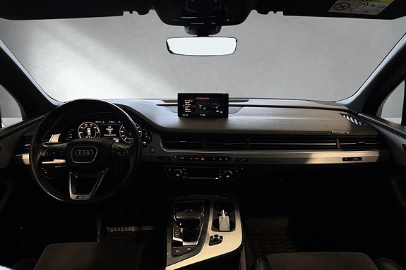 Audi Q7 27 of 30