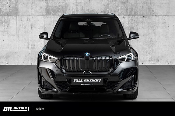 BMW iX1 3 of 28