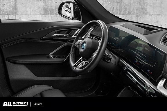 BMW iX1 24 of 28