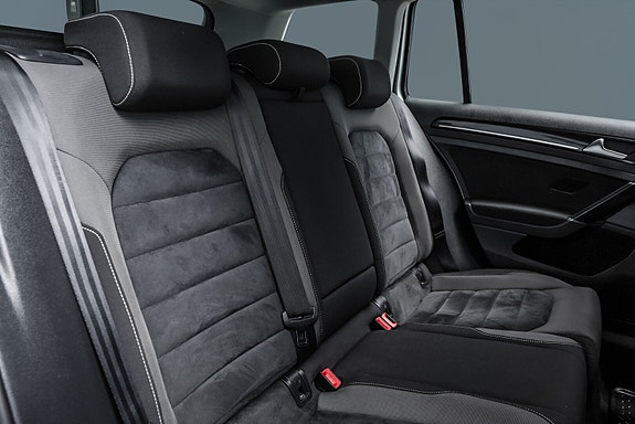 Volkswagen Golf Sportsvan 23 of 30