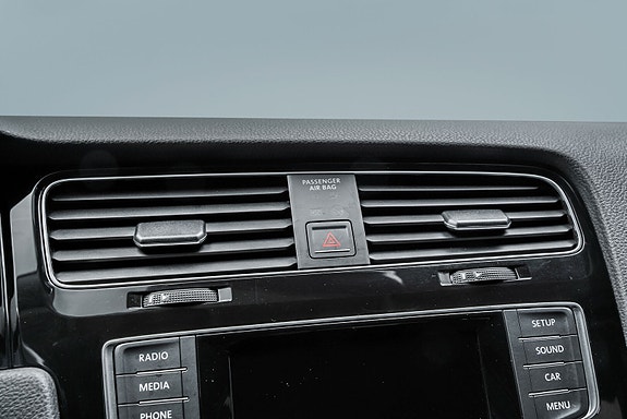 Volkswagen Golf Sportsvan 19 of 30