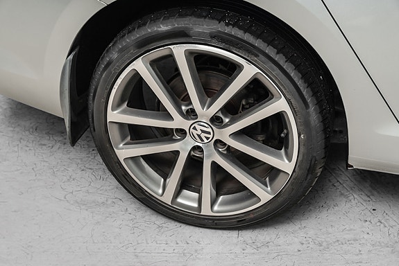 Volkswagen Golf Sportsvan 9 of 30