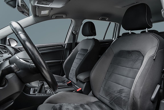 Volkswagen Golf Sportsvan 13 of 30