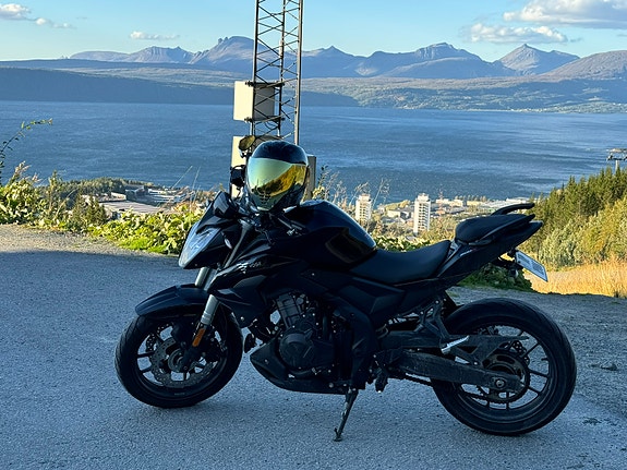 VOGE 500 R 4 of 8