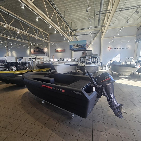 Pioner 12 Maxi Med Yamaha 9.9 Sport 2 of 4